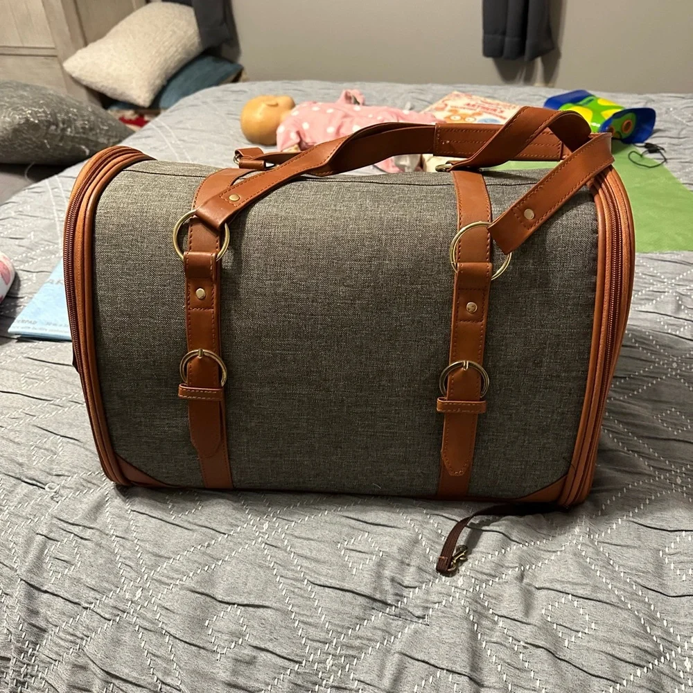 Brand new airline approved pet carrier